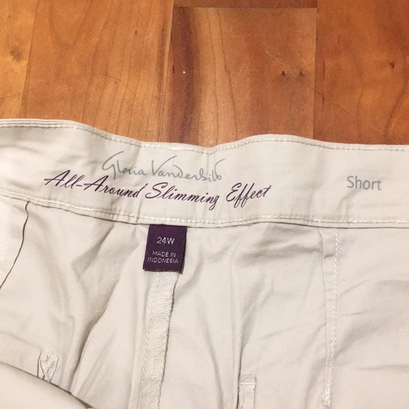NWT Gloria Vanderbilt Stretch Khaki Shorts 24W - Picture 3 of 6